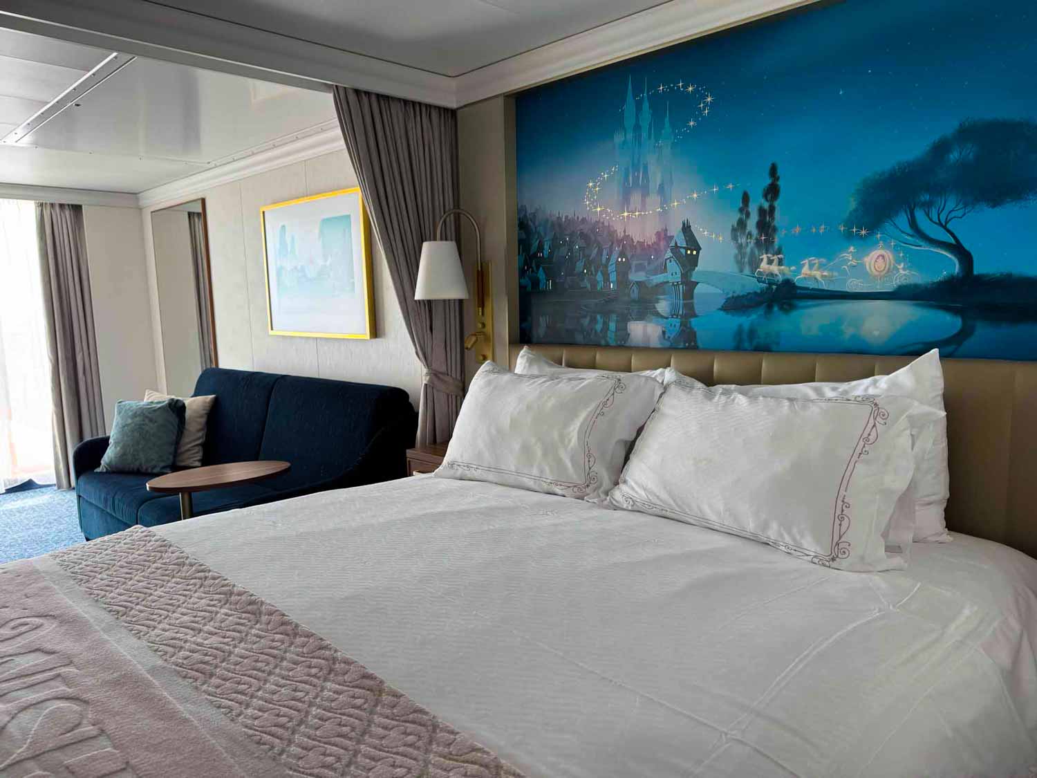 cruise-line-right-stateroom