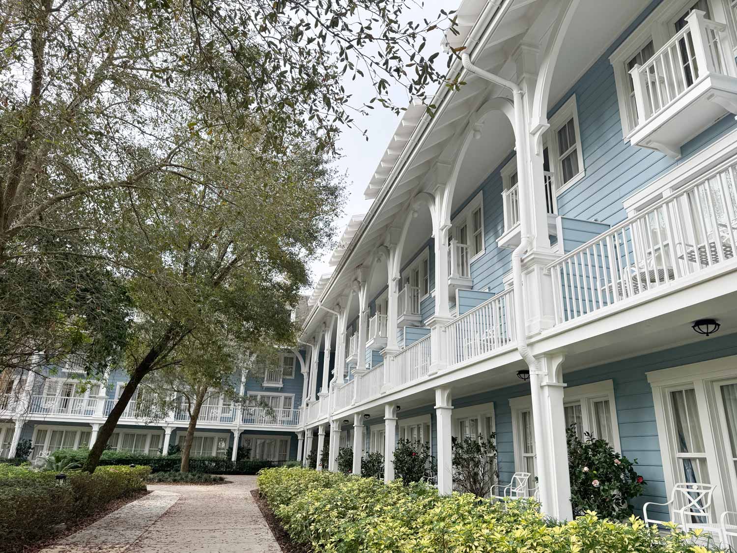 disney-travel-resort-onsite-or-off